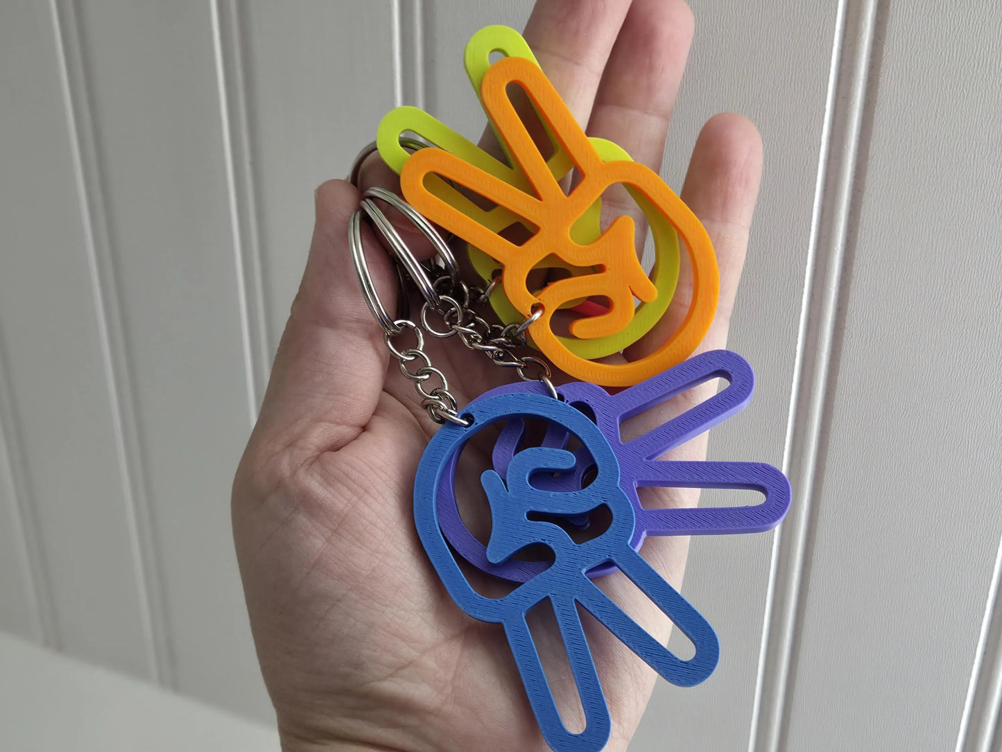 Retro 60s Style Peace Sign Keychain